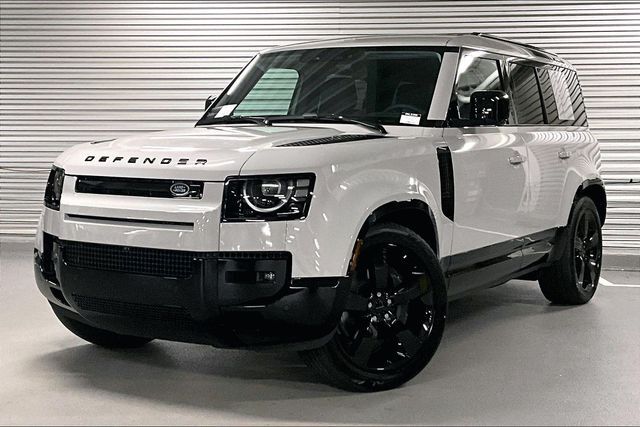 2026 LAND ROVER Defender