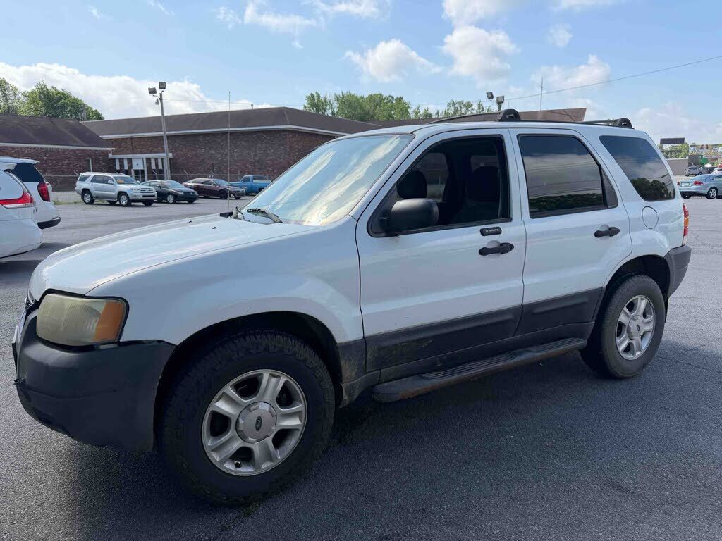 2004 FORD Escape