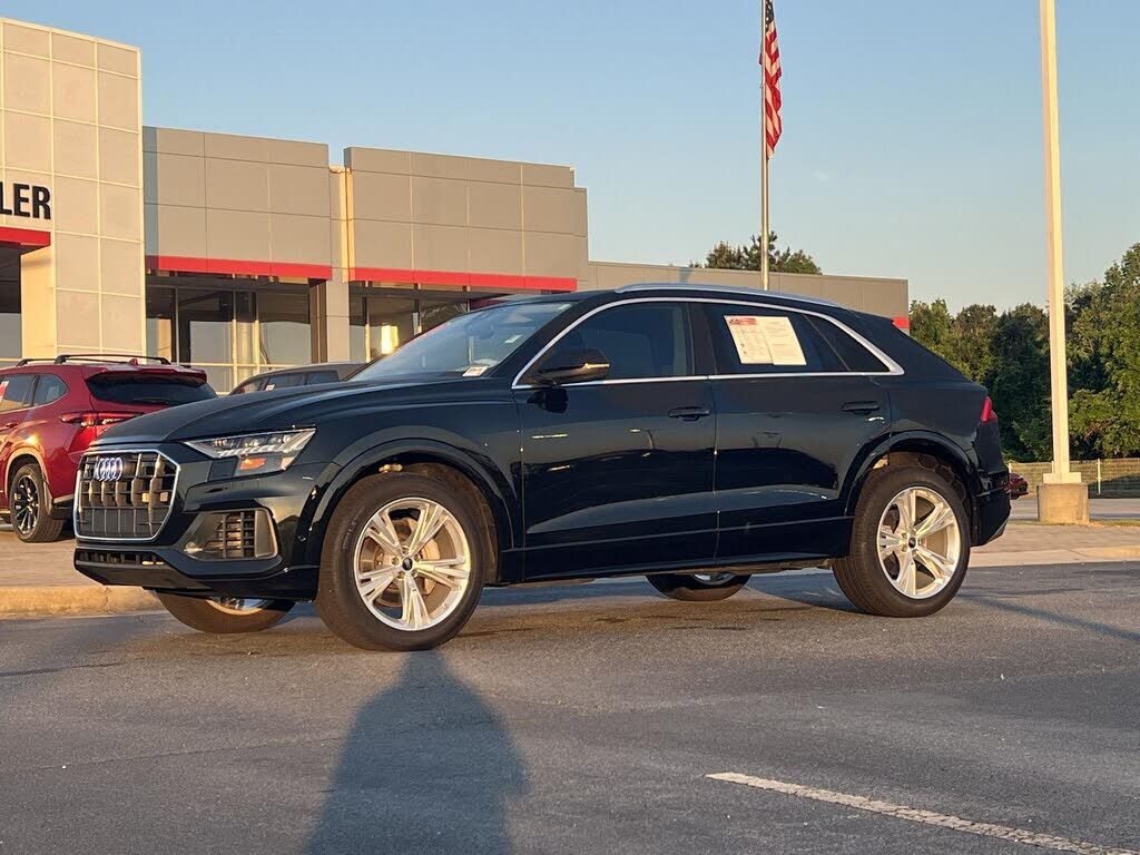 2023 AUDI Q8