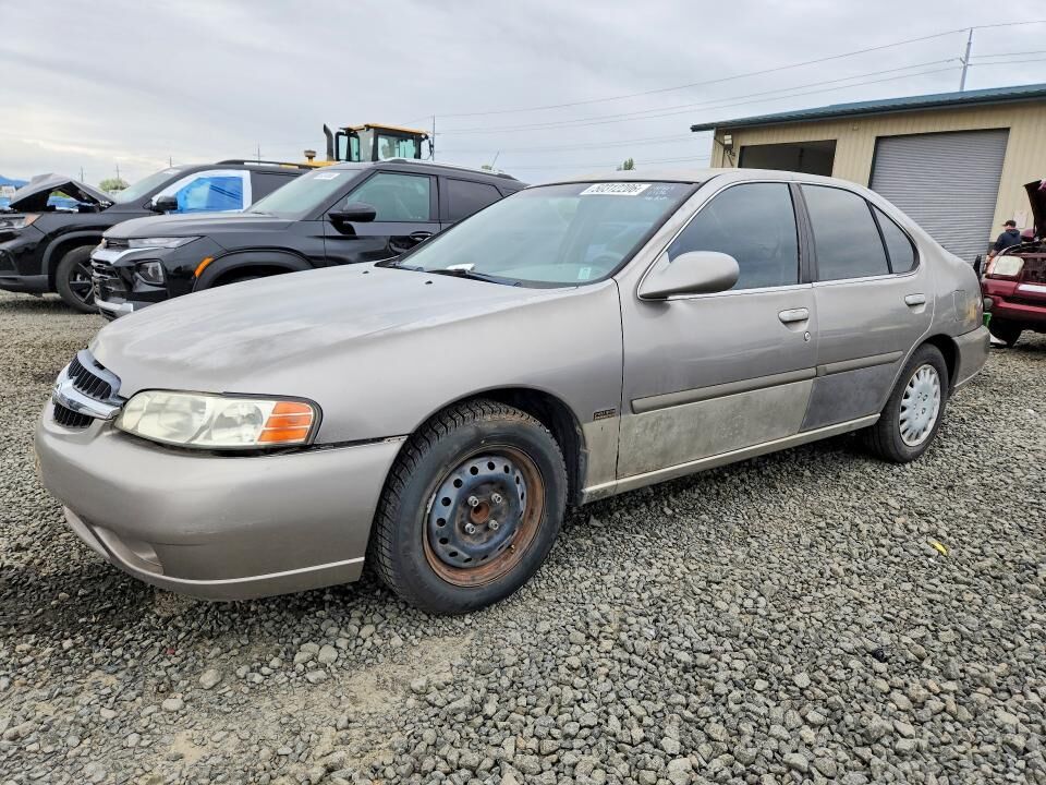 2001 NISSAN Altima