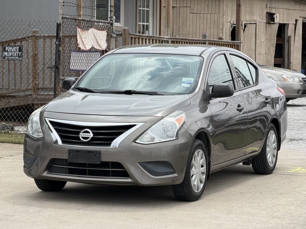 2015 NISSAN Versa