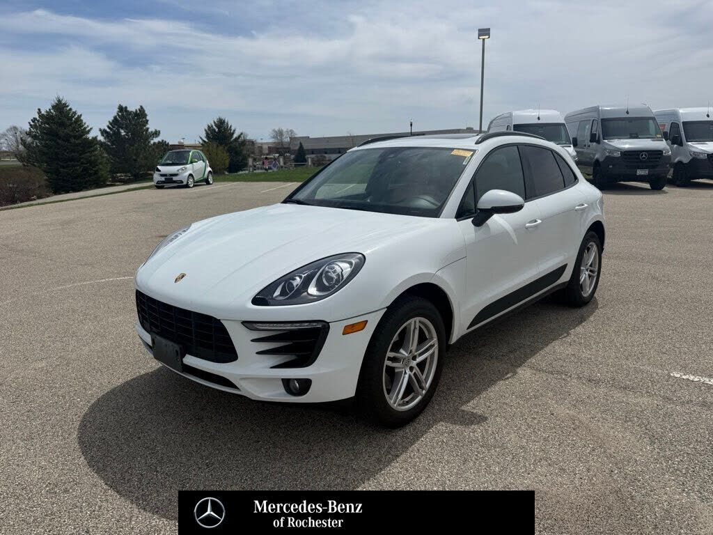 2018 PORSCHE Macan