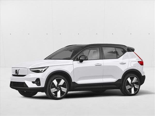 2023 VOLVO XC40