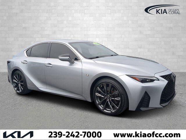 2022 LEXUS IS