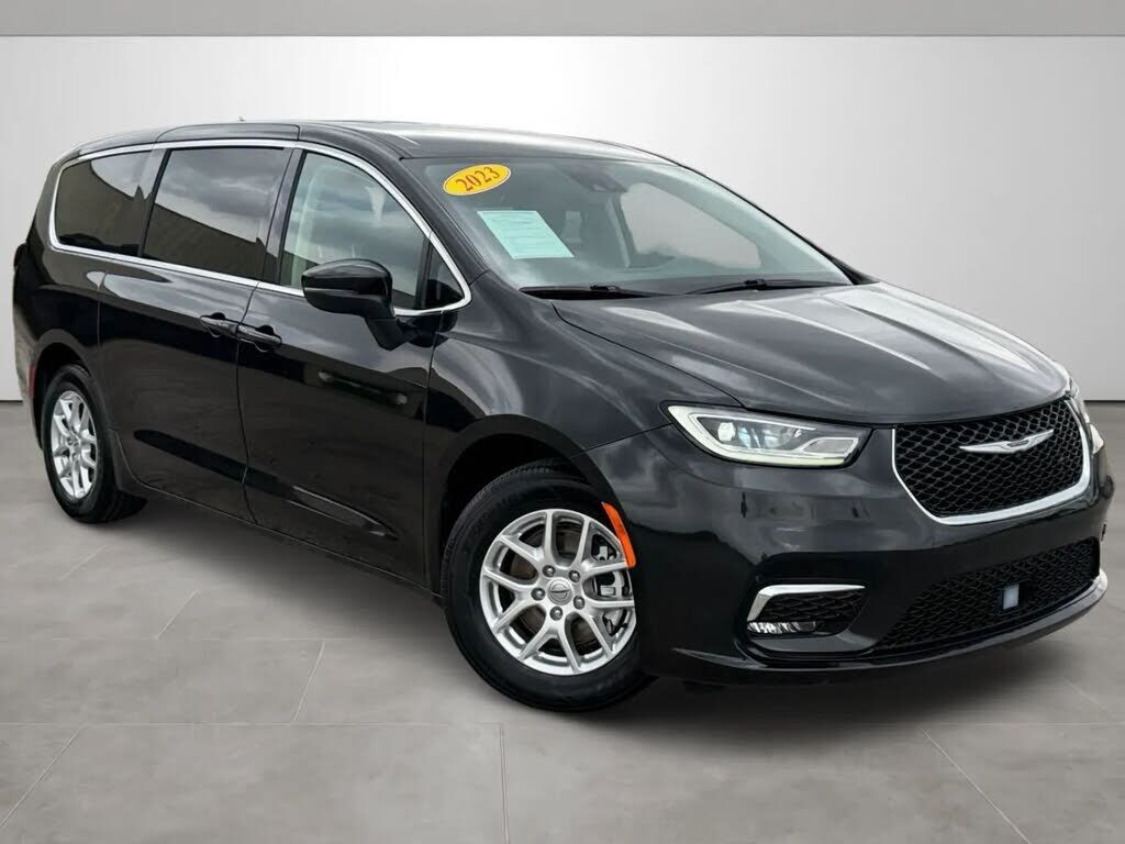 2023 CHRYSLER Pacifica