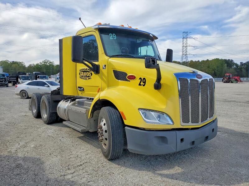 2017 PETERBILT 579