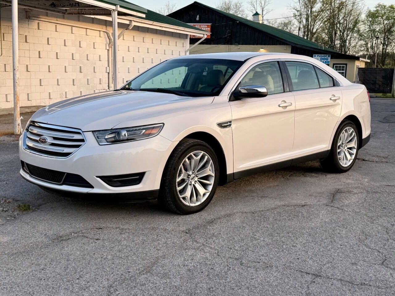 2016 FORD Taurus