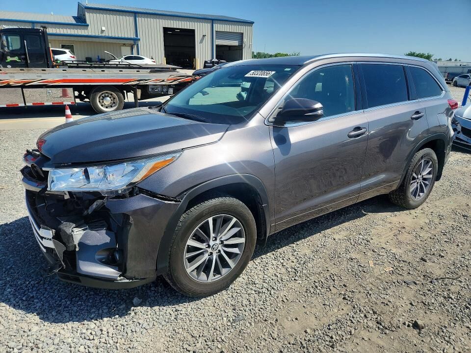 2018 TOYOTA Highlander
