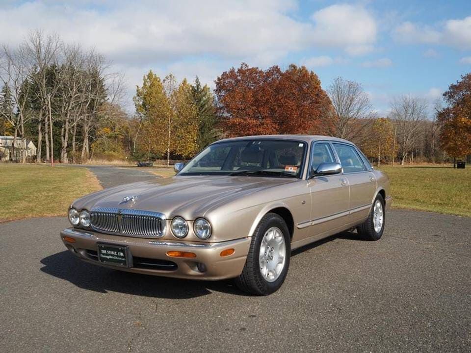 2002 JAGUAR Vanden Plas
