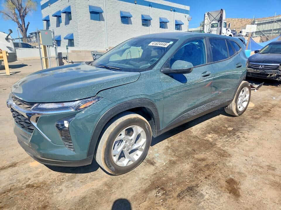 2025 CHEVROLET Trax