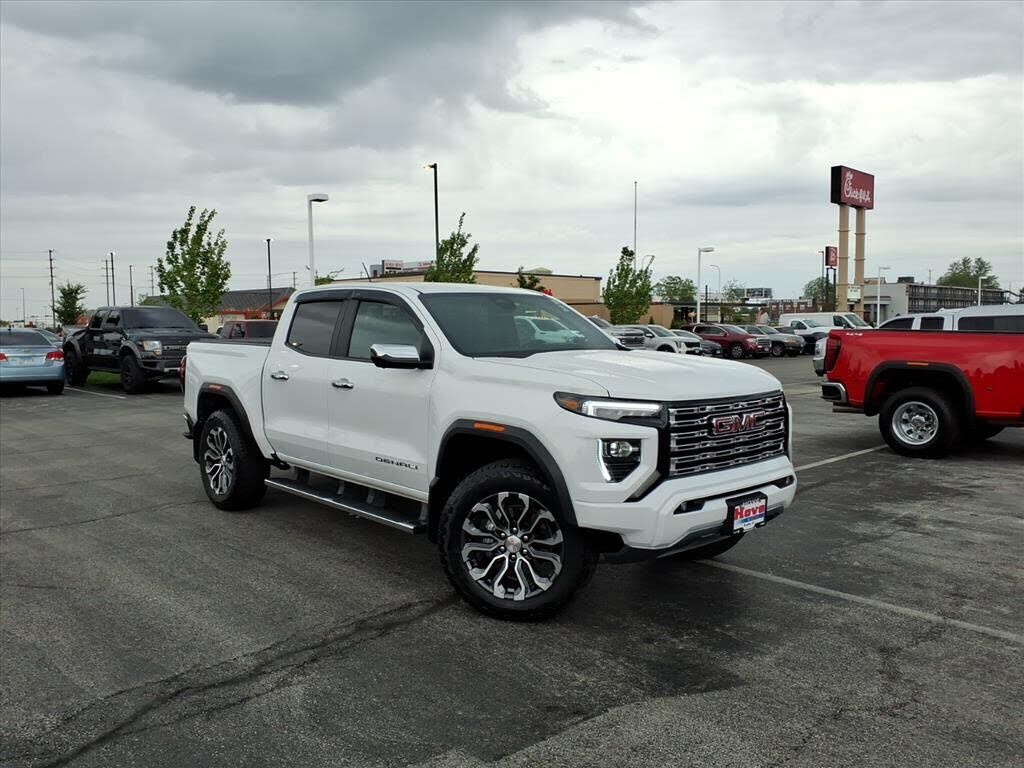 2024 GMC Canyon