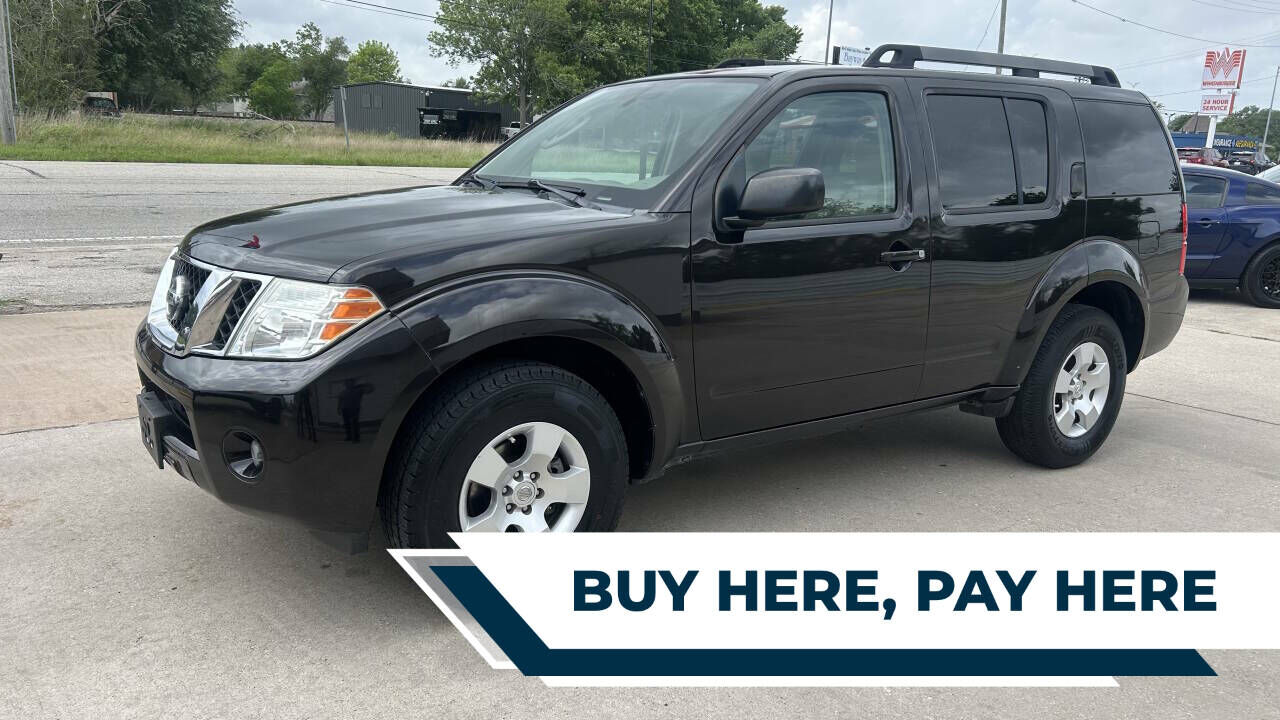2011 NISSAN Pathfinder