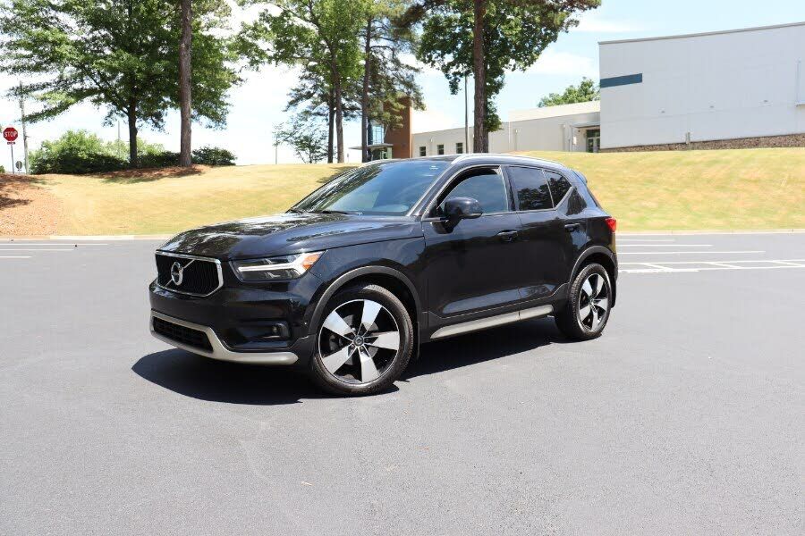 2019 VOLVO XC40