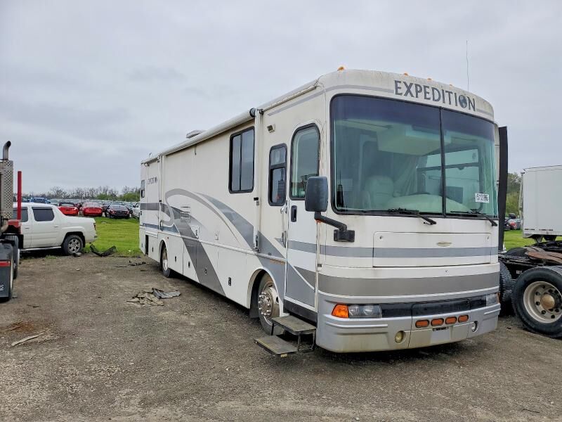 2002 FREIGHTLINER XC Chassis