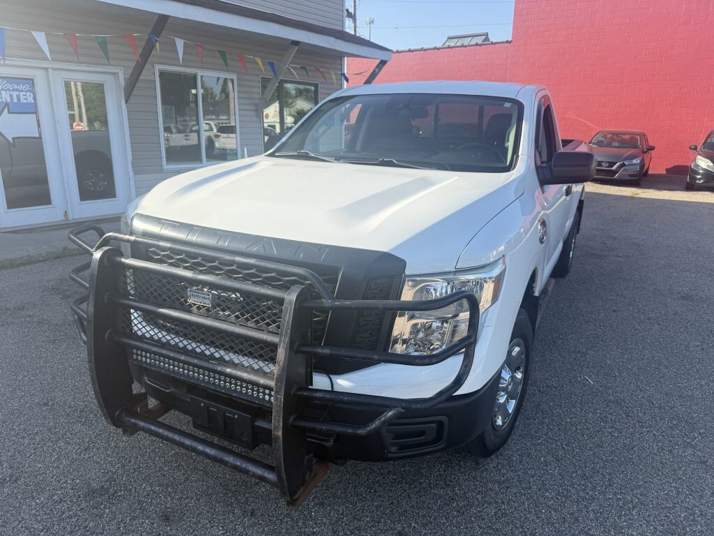2017 NISSAN Titan