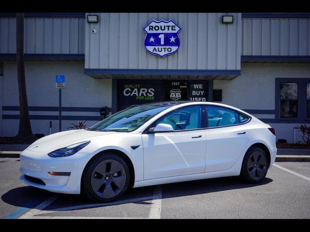 2022 TESLA Model 3