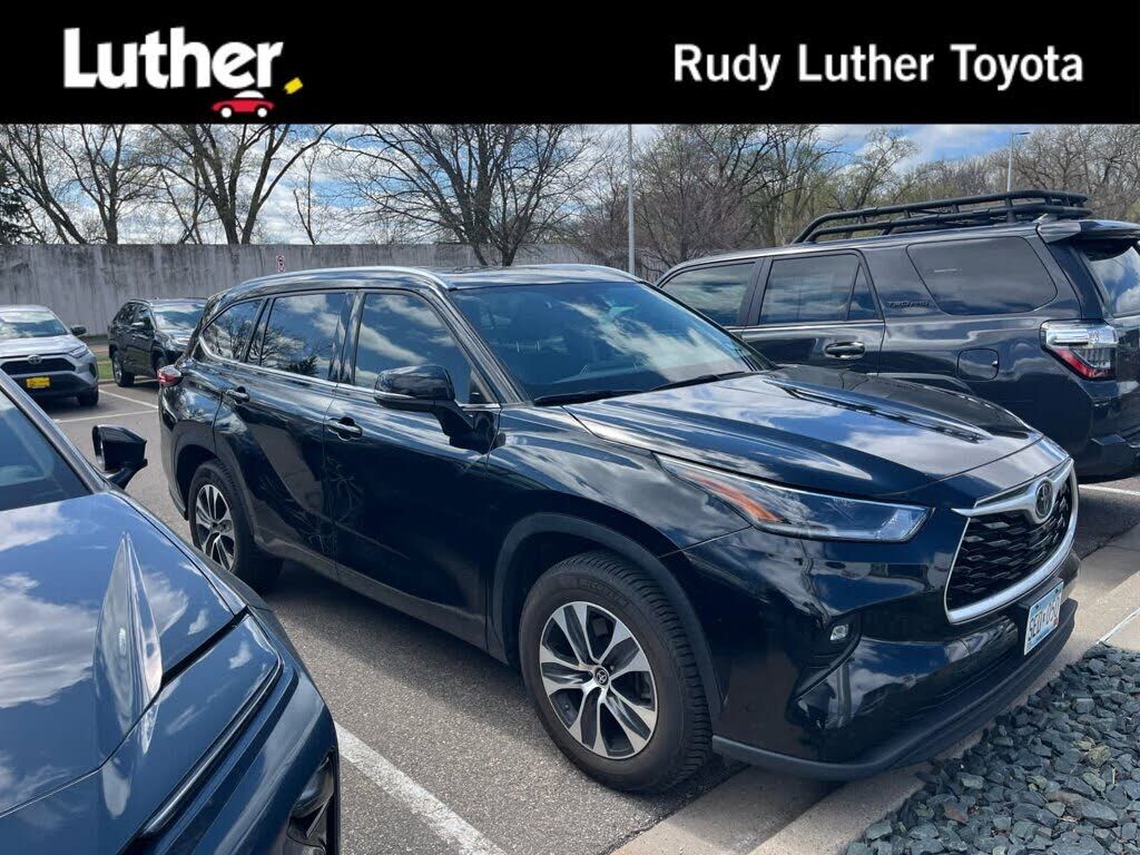 2021 TOYOTA Highlander