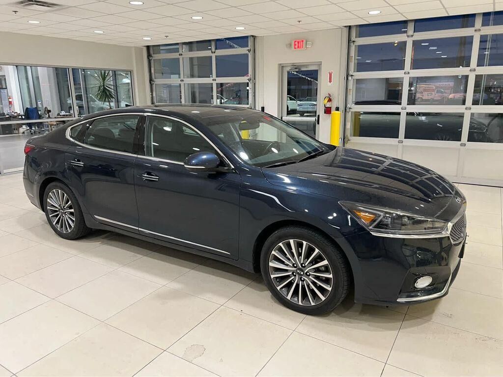 2017 KIA Cadenza