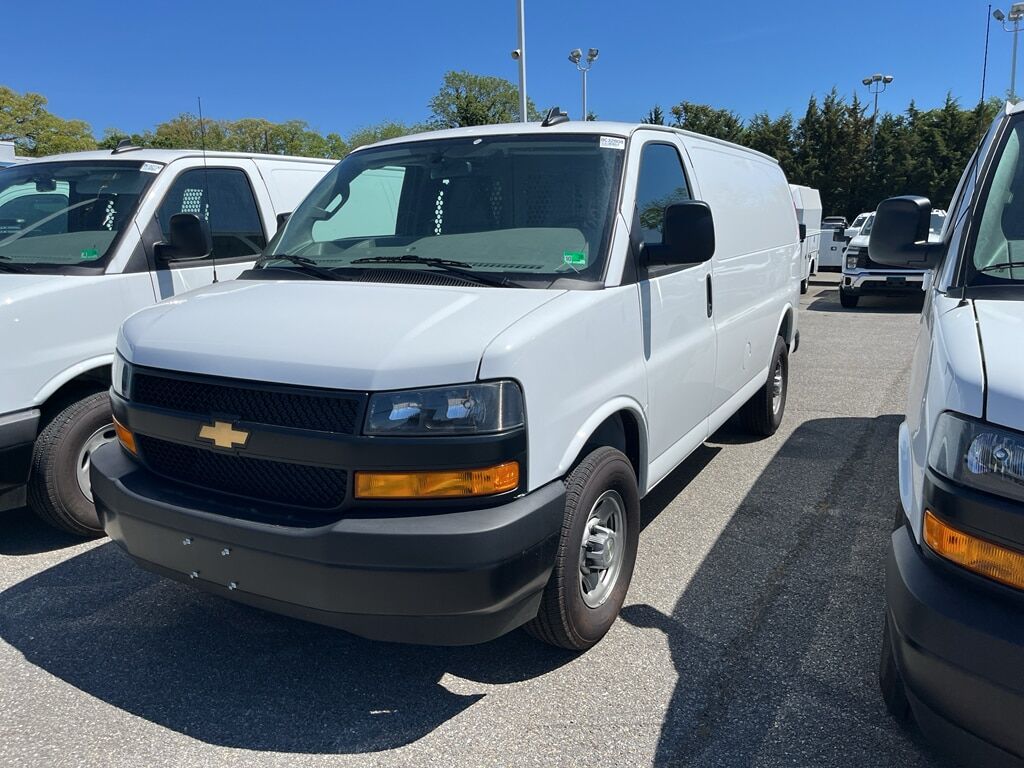 2025 CHEVROLET Express