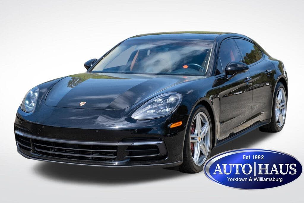 2018 PORSCHE Panamera