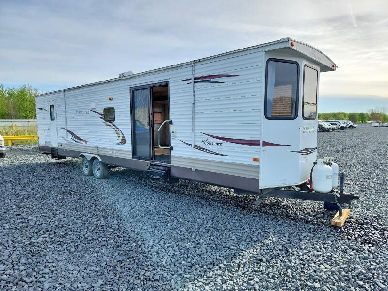 2013 FOREST RIVER Catalina