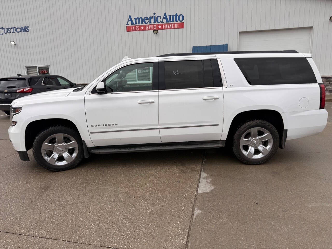 2016 CHEVROLET Suburban