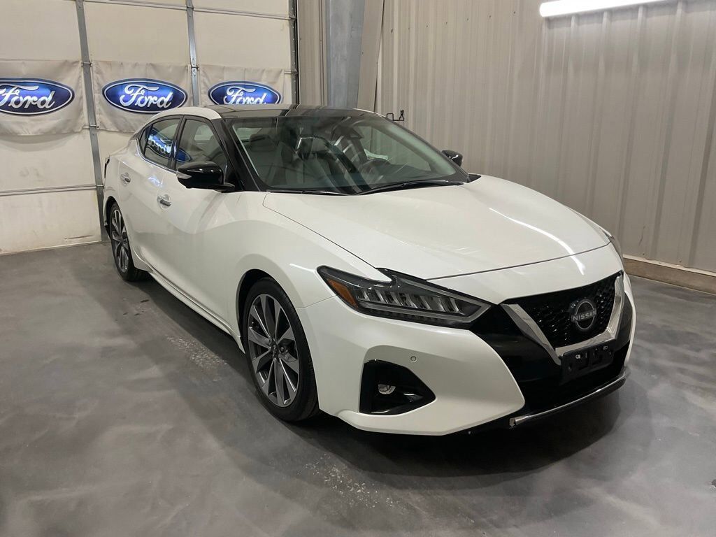 2023 NISSAN Maxima