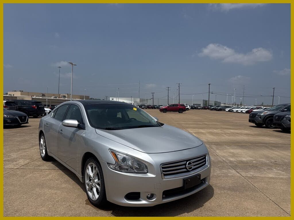 2014 NISSAN Maxima