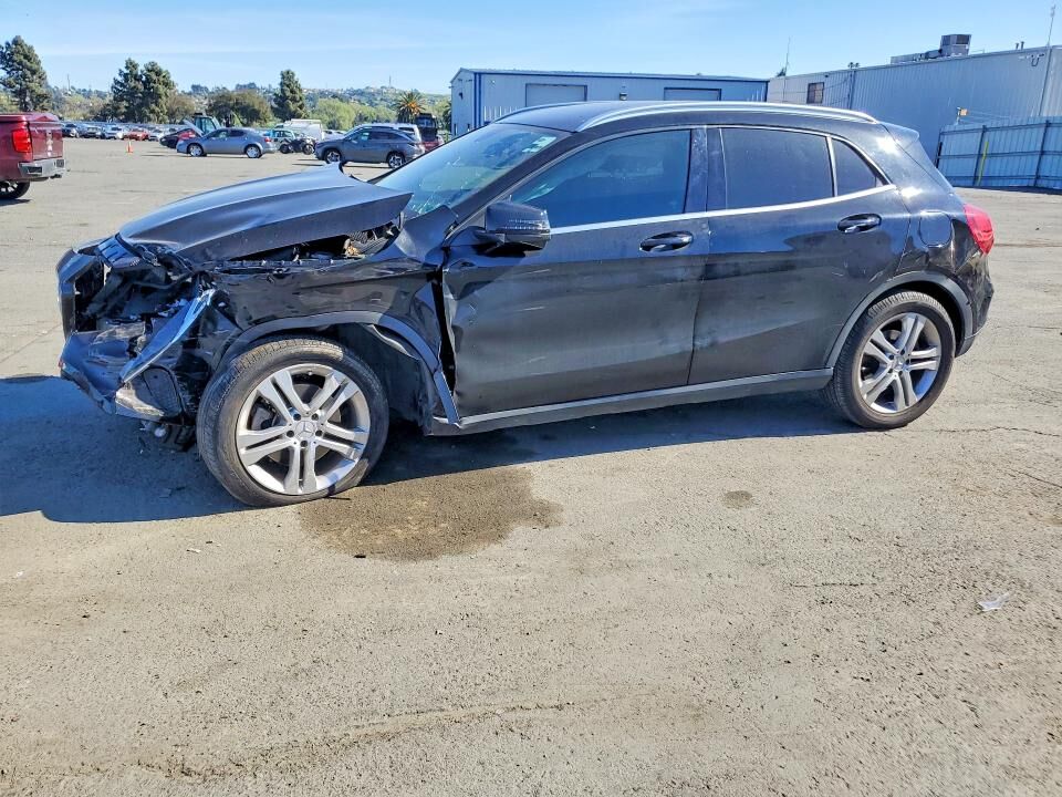 2015 MERCEDES-BENZ GLA-Class