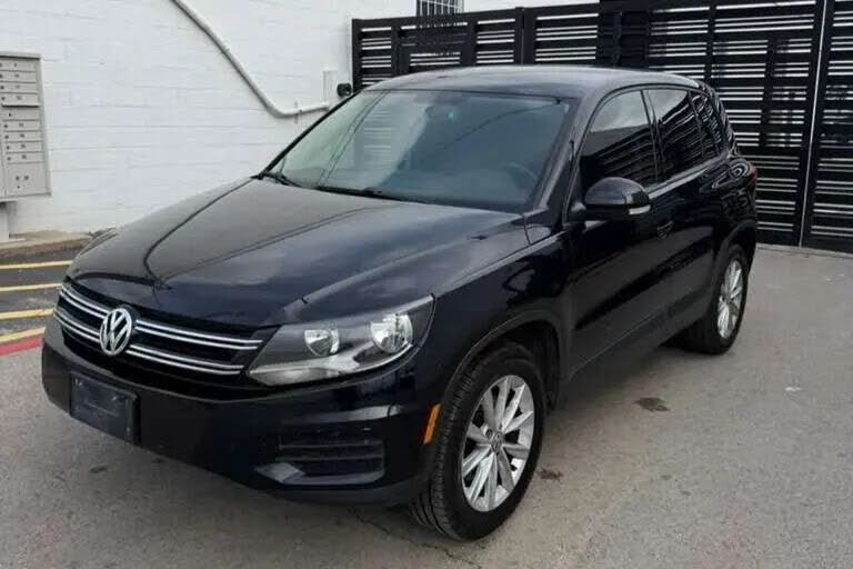 2017 VOLKSWAGEN Tiguan