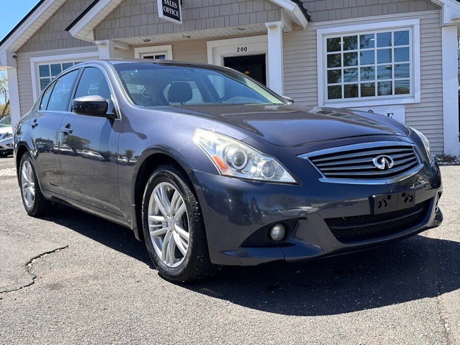 2011 INFINITI G37