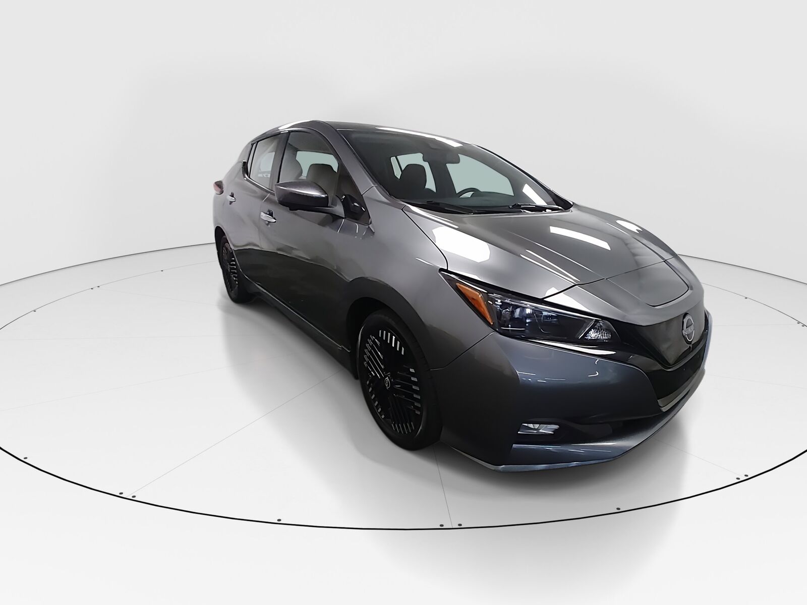 2023 NISSAN Leaf