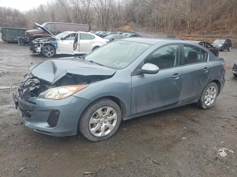 2013 MAZDA Mazda3
