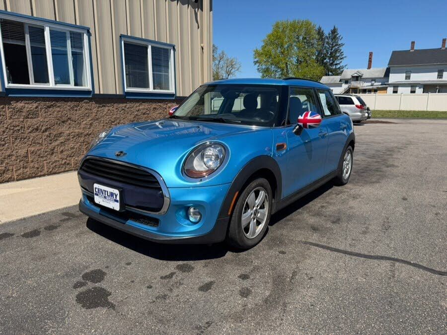 2017 MINI Cooper
