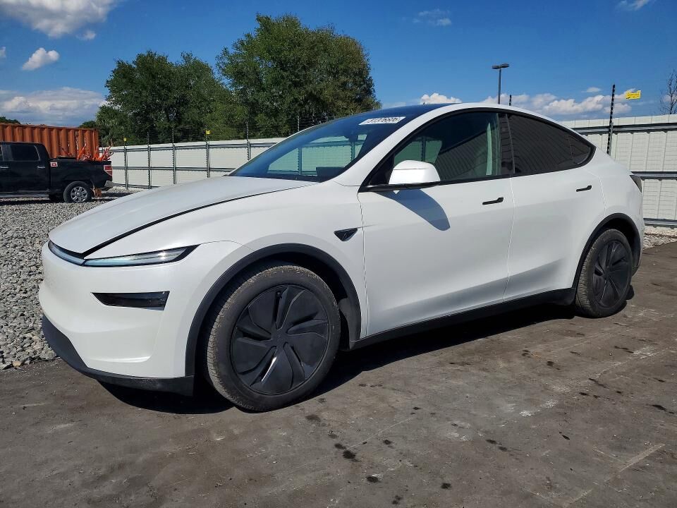 2026 TESLA Model Y