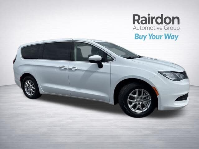 2023 CHRYSLER Voyager