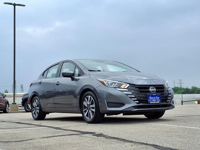 2023 NISSAN Versa