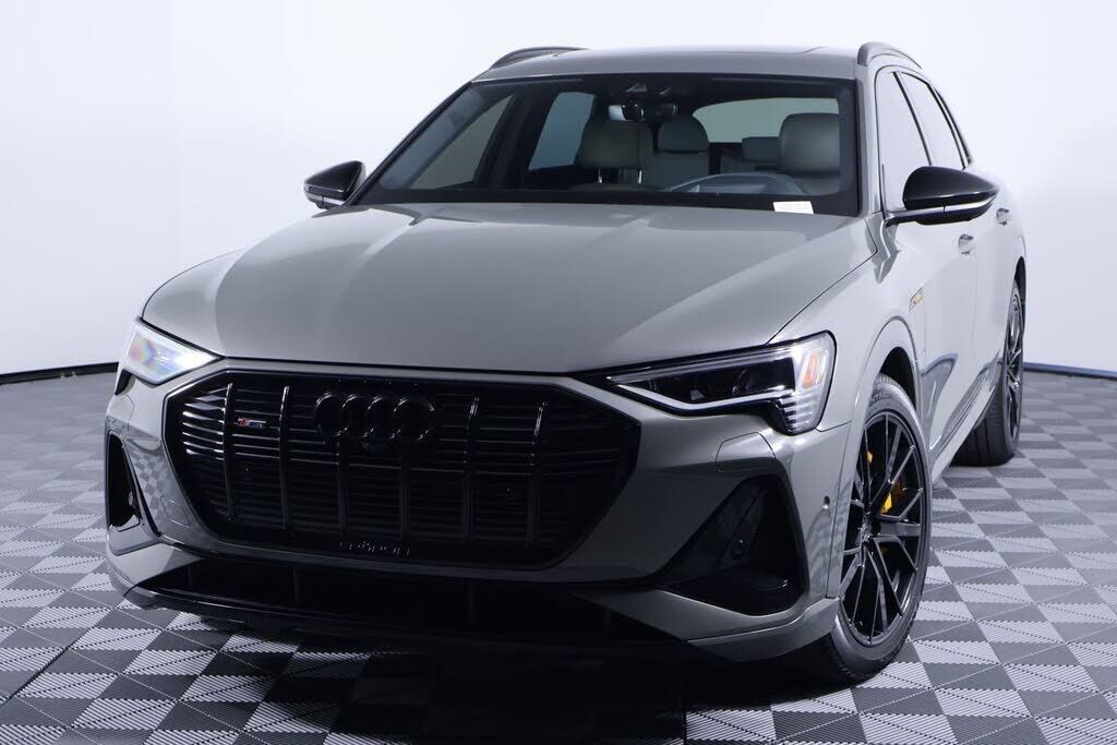 2022 AUDI e-tron