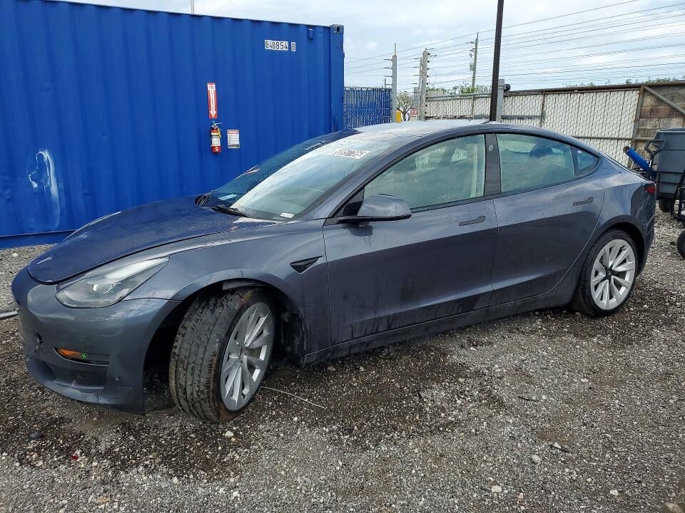 2022 TESLA Model 3