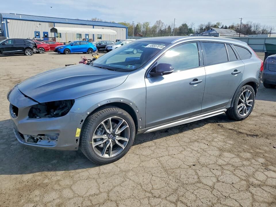 2017 VOLVO V60CC
