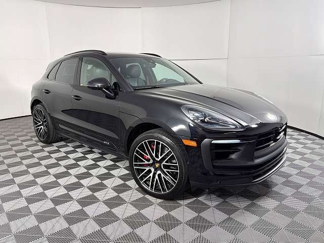 2024 PORSCHE Macan