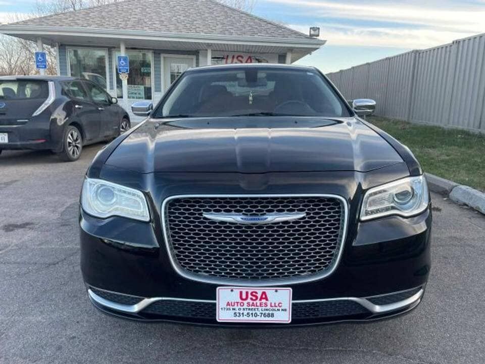 2019 CHRYSLER 300