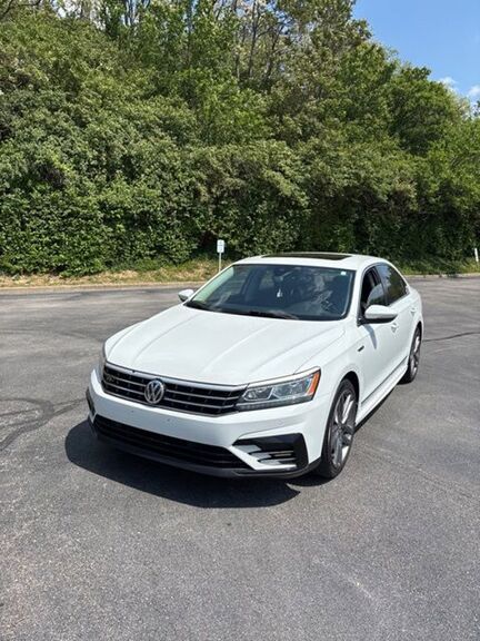 2019 VOLKSWAGEN Passat