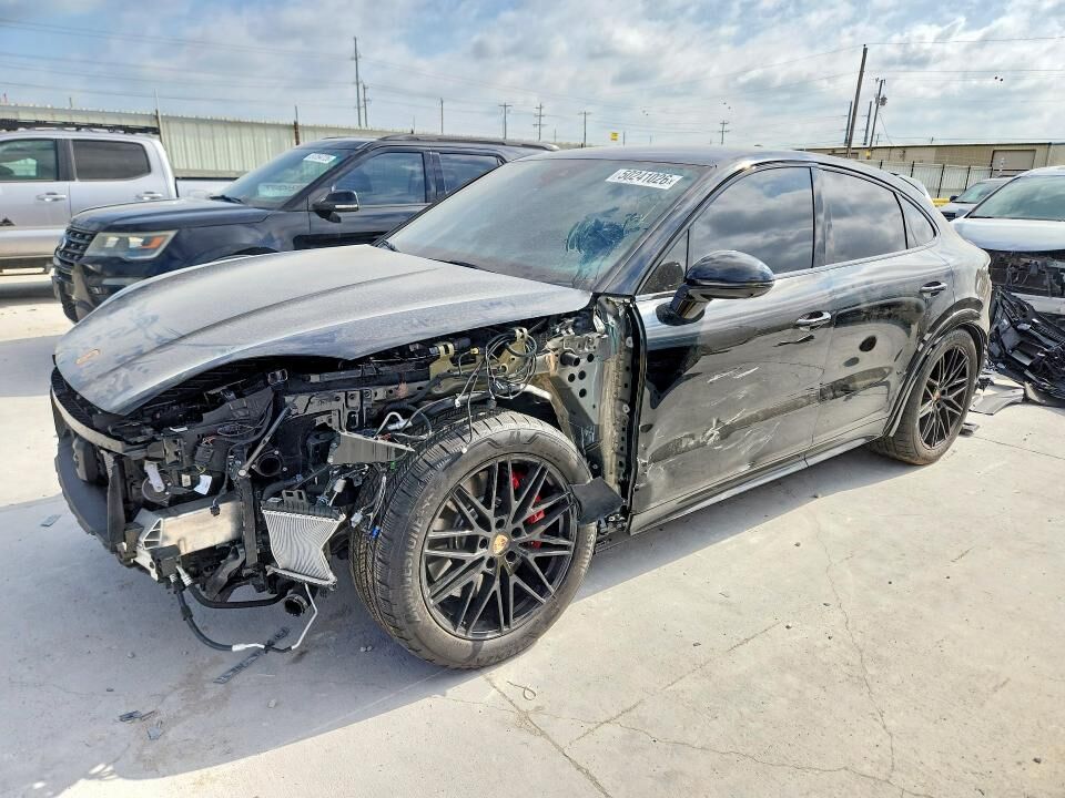 2025 PORSCHE Cayenne