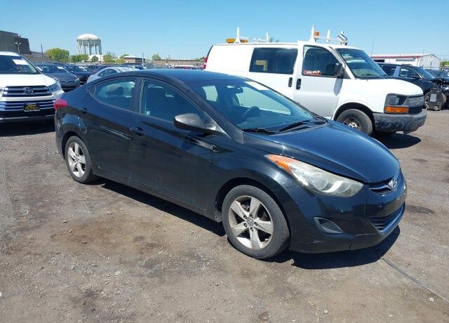 2011 HYUNDAI Elantra