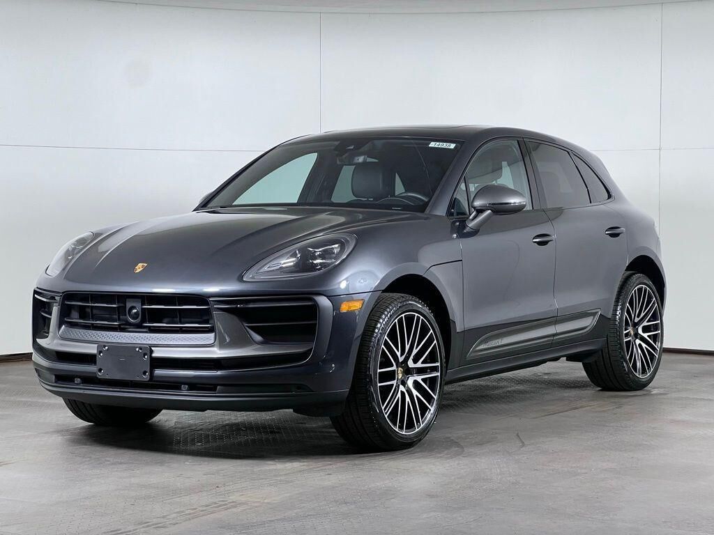 2026 PORSCHE Macan