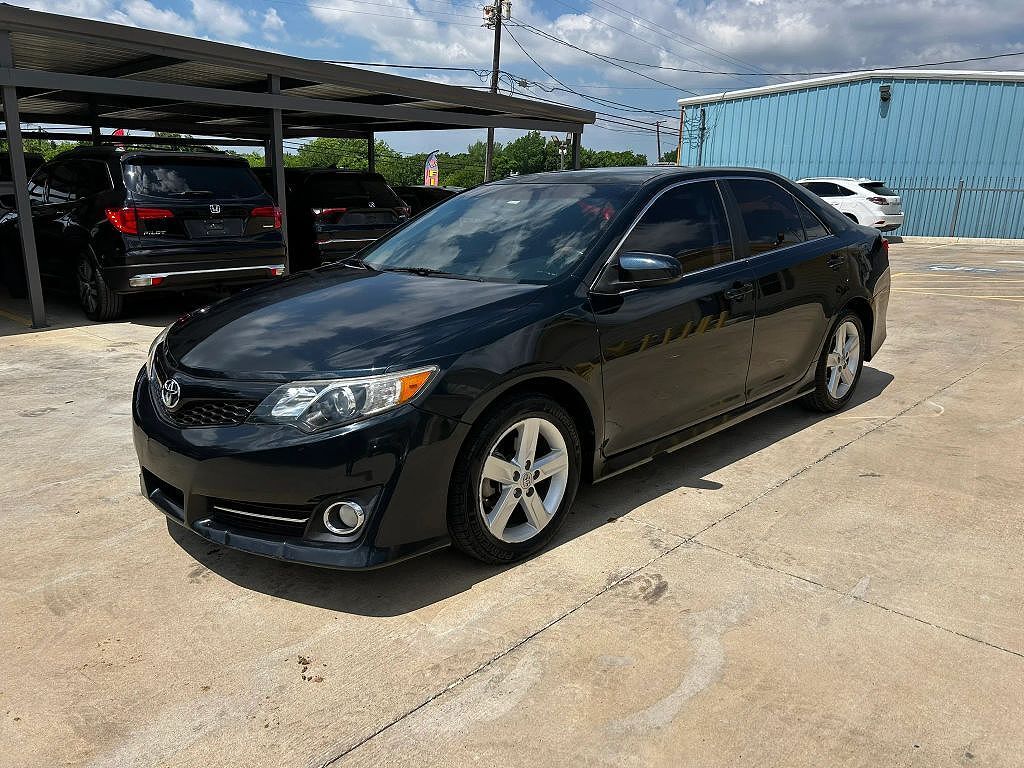 2013 TOYOTA Camry