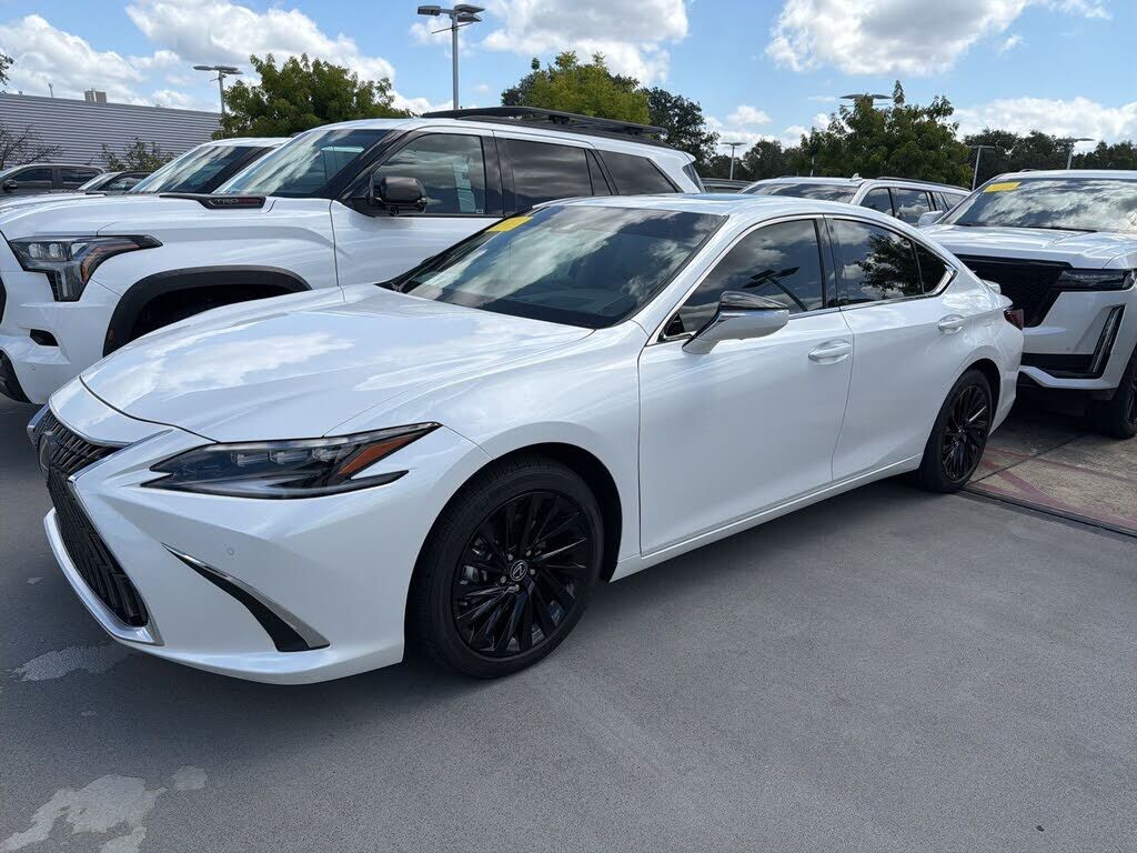 2025 LEXUS ES