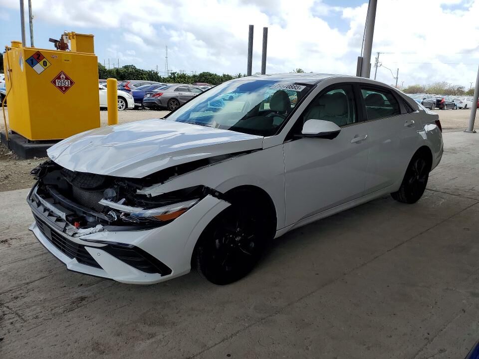 2024 HYUNDAI Elantra