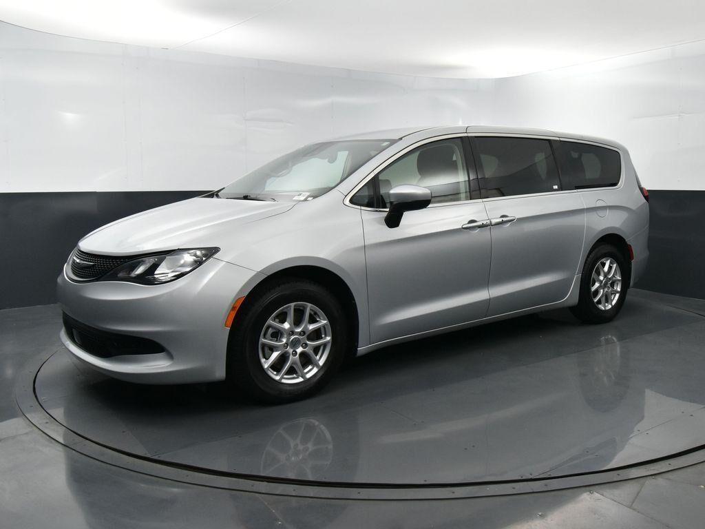 2023 CHRYSLER Voyager